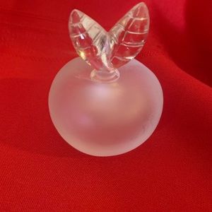 Lalique cute little apple perfume bottle…made for Nina Richi ❣️